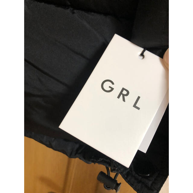 GRL(グレイル)の新品未使用　タグ付き　GRL フーディ　ダウン レディースのジャケット/アウター(ダウンジャケット)の商品写真