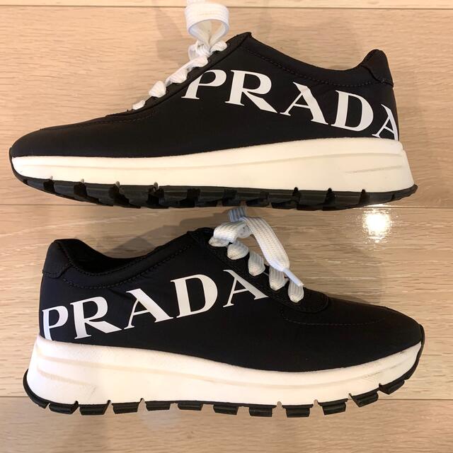 正規品　美品‼︎ PRADA ロゴプリントスニーカー22.5