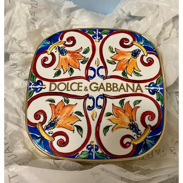 DOLCE&GABBANA(ドルチェアンドガッバーナ)の【未開封】ソーラーグロウイルミネーティングパウダーデュオGolden Sand コスメ/美容のベースメイク/化粧品(チーク)の商品写真