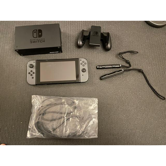Nintendo Switch(ニンテンドースイッチ)の［完全動作品］Nintendo Switchグレー エンタメ/ホビーのゲームソフト/ゲーム機本体(家庭用ゲーム機本体)の商品写真