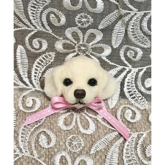 はありませ 羊毛フェルトミニチュアダックス仔犬のブローチ by