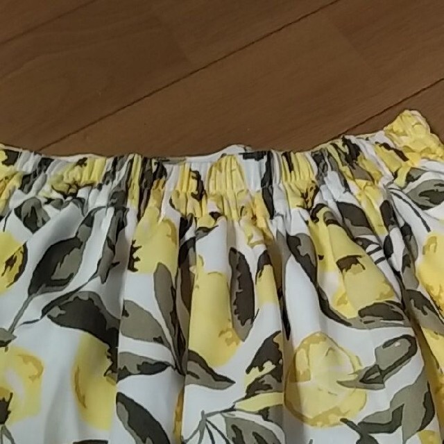 LOWRYS FARM(ローリーズファーム)のレモン　レモン柄　スカート　ローリーズファーム　レディース　スカート レディースのスカート(ひざ丈スカート)の商品写真