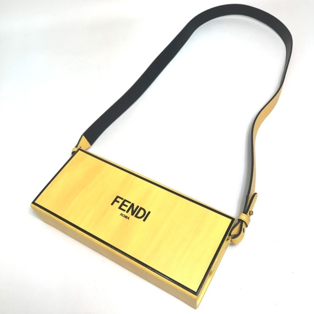 ポイントキャンペーン中 FENDI 横長 ボックス ショルダーバッグ
