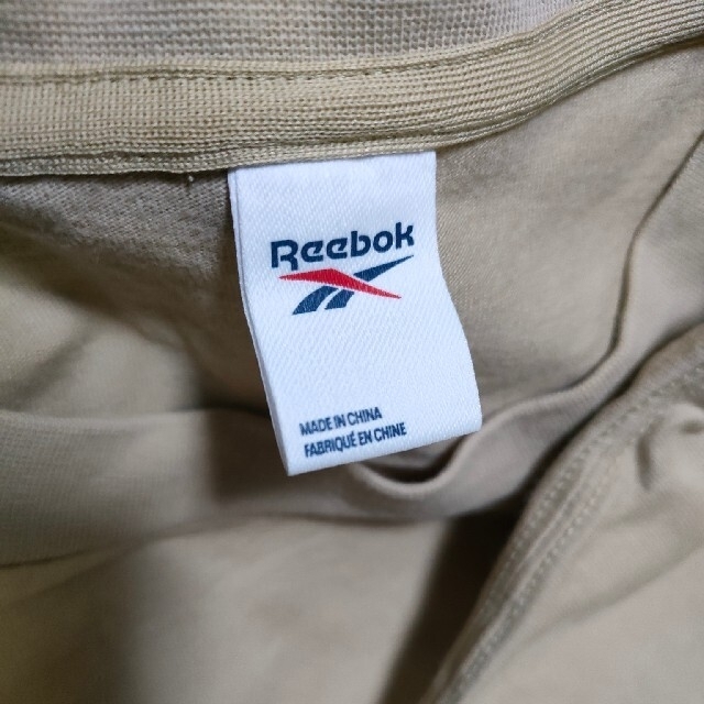 Reebok(リーボック)のリーボック　Reebok　Tシャツ　ベージュ メンズのトップス(Tシャツ/カットソー(半袖/袖なし))の商品写真