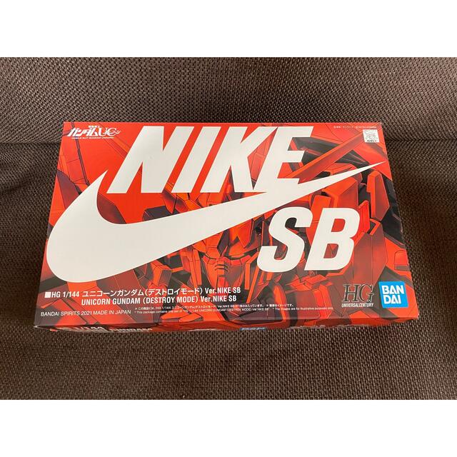 NIKE(ナイキ)のＨＧ 1/144 ユニコーンガンダム（デストロイモード） Ver.NIKE SB エンタメ/ホビーのおもちゃ/ぬいぐるみ(模型/プラモデル)の商品写真