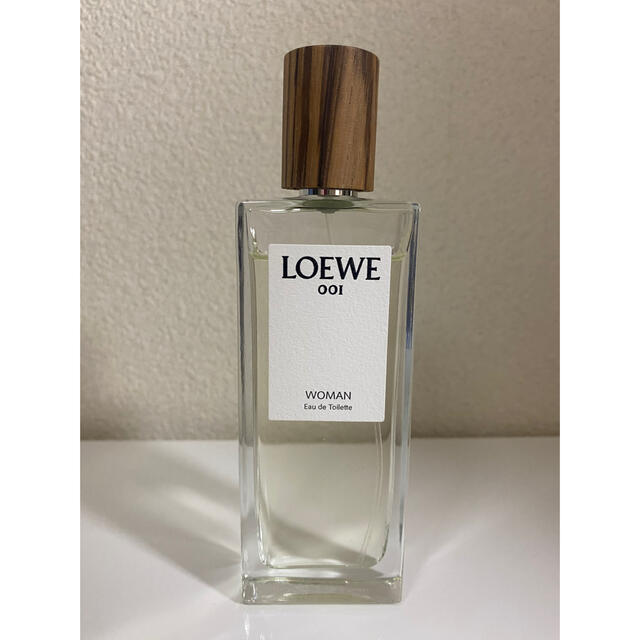 LOEWE 香水(ロエベ001ウーマンオードゥトワレ50ml) コスメ/美容の香水(香水(女性用))の商品写真