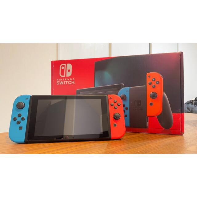 Nintendo Switch(ニンテンドースイッチ)の任天堂 ニンテンドースイッチネオンカラー 中古美品 エンタメ/ホビーのゲームソフト/ゲーム機本体(家庭用ゲーム機本体)の商品写真