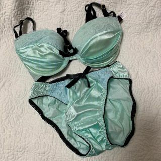 チュチュアンナ(tutuanna)のレディース　下着　上下セット(ブラ&ショーツセット)