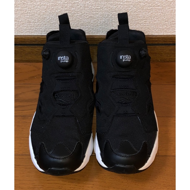 Reebok(リーボック)の美品 REEBOK INSTA PUMP FURY OG 24cm 黒 白 レディースの靴/シューズ(スニーカー)の商品写真