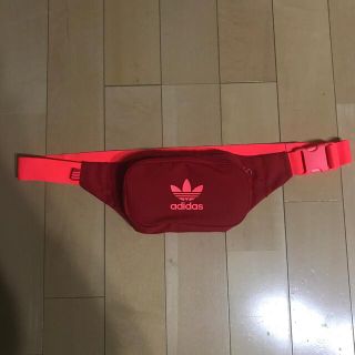 アディダス(adidas)の※ねごろ様専用　adidas ウェストバッグ　赤(ボディバッグ/ウエストポーチ)