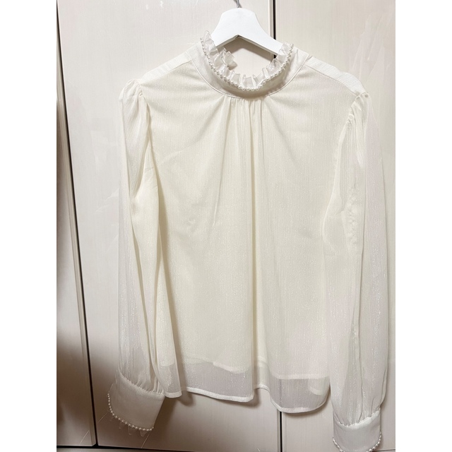 フリルハイネックパールblouse レディースのトップス(シャツ/ブラウス(長袖/七分))の商品写真