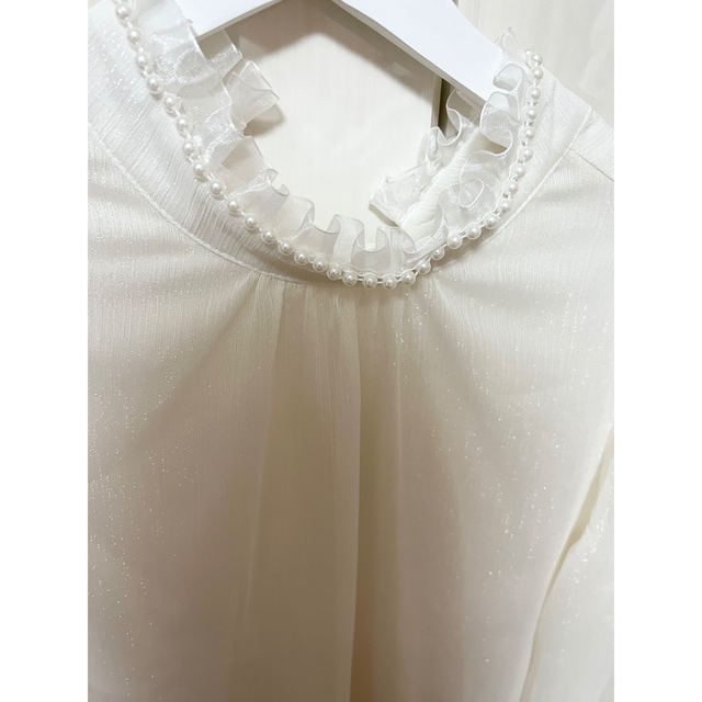 フリルハイネックパールblouse レディースのトップス(シャツ/ブラウス(長袖/七分))の商品写真