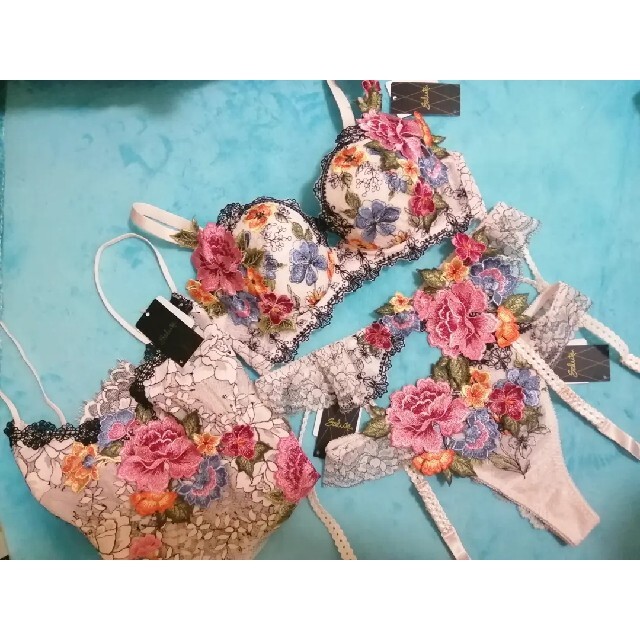 Wacoal - 新作🌹Wacoal🌹サルート🌹店舗限定🌹59g🌹ブラ&ソングM🌹の