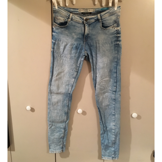 ZARA(ザラ)のZARA スキニージーンズ EUR38 レディースのパンツ(スキニーパンツ)の商品写真