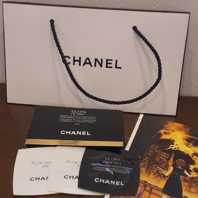 CHANEL(シャネル)のCHANEL☆サンプルファンデーション　目もとクリーム コスメ/美容のキット/セット(サンプル/トライアルキット)の商品写真