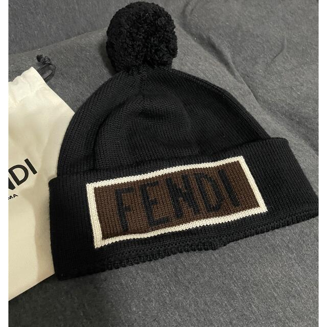 FENDI フェンディ 男女ブラックウール ロゴ ニットキャップ キャップ