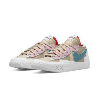 ナイキ(NIKE)の新品ステッカー付き KAWS × sacai × Nike Blazer(スニーカー)