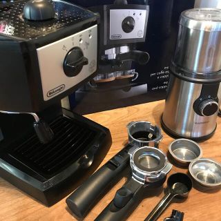 デロンギ(DeLonghi)の電動ミル(未使用付き)デロンギエスプレッソマシーンセット(エスプレッソマシン)