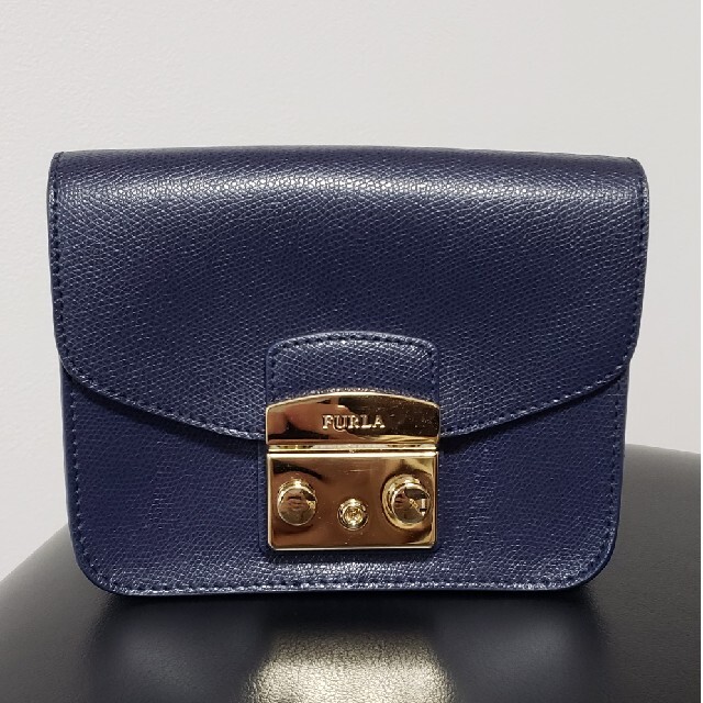 Furla(フルラ)のRubyさま専用 フルラ FURLA メトロポリス ミニ ネイビー レディースのバッグ(ショルダーバッグ)の商品写真