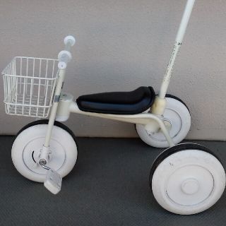 ムジルシリョウヒン(MUJI (無印良品))の無印　三輪車　アイボリー(三輪車)