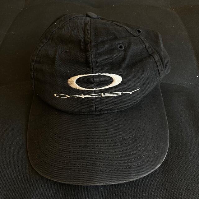 Oakley(オークリー)のOAKLEY CAP BLACK 1242 メンズの帽子(キャップ)の商品写真