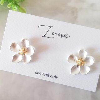 イエナ(IENA)の【再販♡】大人の白銀flower　パールキャッチピアス　ハンドメイド(ピアス)