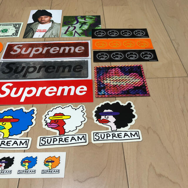 Supreme(シュプリーム)のステッカーセット（Supreme） エンタメ/ホビーの声優グッズ(ステッカー（シール）)の商品写真