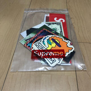 Supreme®/Logo Tee【M】& 店舗限定ステッカーセット