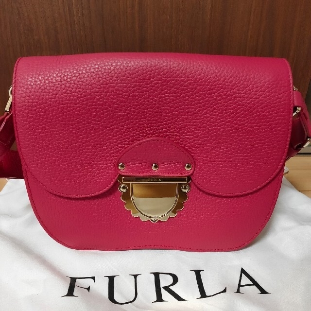 ショルダーバッグFURLA　DUCALE ショルダーバッグ　赤