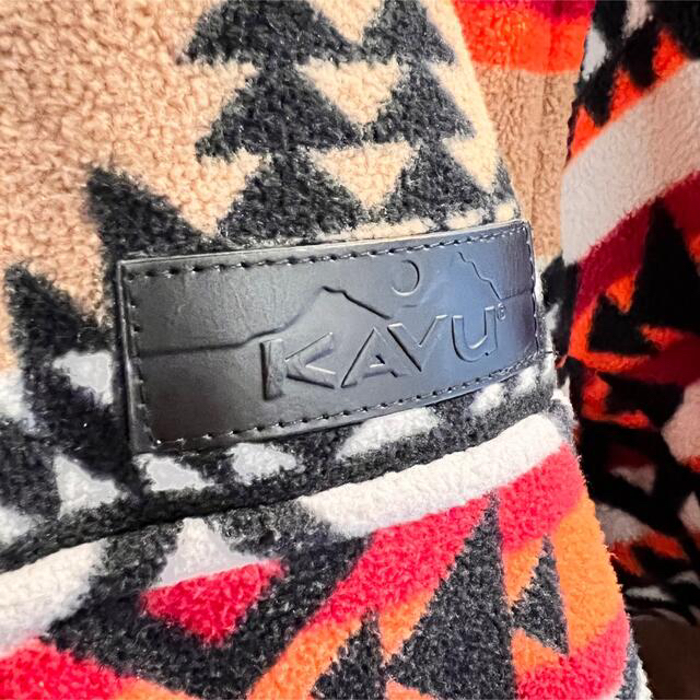 KAVU(カブー)のカブー　kavu フリース　希少　レザータグ　ネイティブ柄 メンズのジャケット/アウター(その他)の商品写真