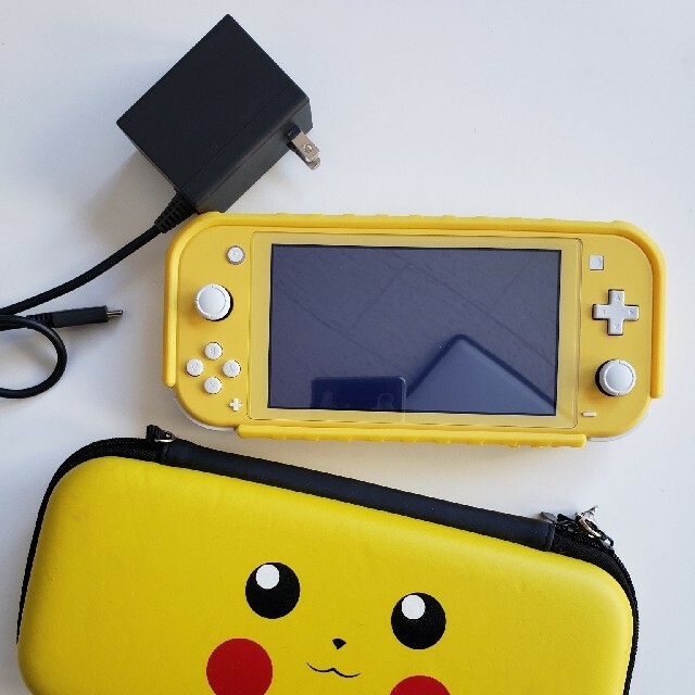 ニンテンドースイッチライト本体　イエロー