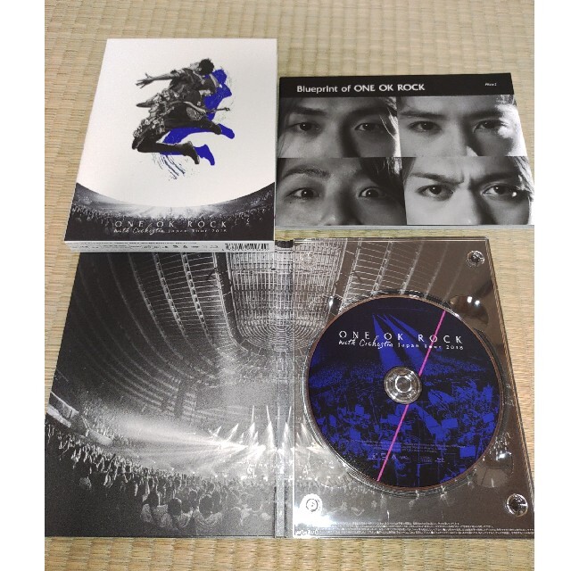 ONE OK ROCK(ワンオクロック)のONE OK ROCK LIVE Blu-ray 2枚組 エンタメ/ホビーのDVD/ブルーレイ(ミュージック)の商品写真
