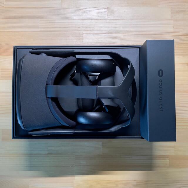 Oculus Quest 128GB エンタメ/ホビーのゲームソフト/ゲーム機本体(家庭用ゲーム機本体)の商品写真
