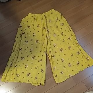 ニコアンド(niko and...)のフルーツ柄 ガウチョパンツ ワイドパンツ　ニコアンド　レディース　Lサイズ(カジュアルパンツ)