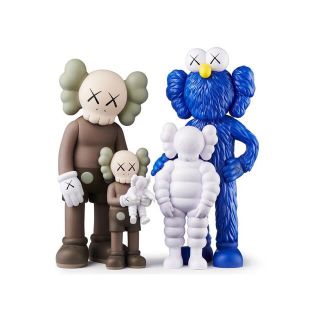 メディコムトイ(MEDICOM TOY)の新品未使用 KAWS FAMILY BROWN/BLUE/WHITE(フィギュア)