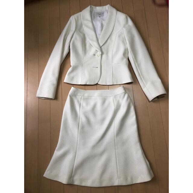 k1様専用　　ホワイトスーツセット レディースのフォーマル/ドレス(スーツ)の商品写真