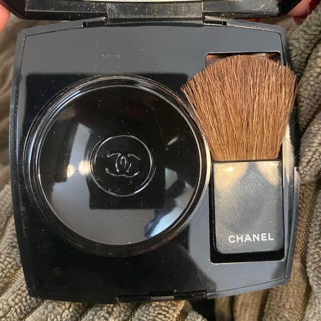 CHANEL(シャネル)のCHANEL チーク　シャネル コスメ/美容のメイク道具/ケアグッズ(チーク/フェイスブラシ)の商品写真