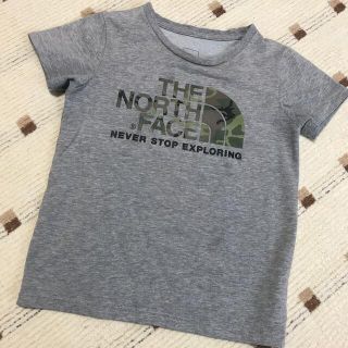 ザノースフェイス(THE NORTH FACE)のノースフェイス　Ｔシャツ　110 迷彩　ロゴ　グレー(Tシャツ/カットソー)