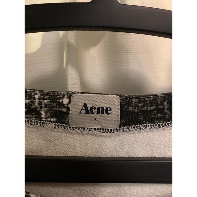 ACNE(アクネ)のアクネ  acne スウェット　プリント レディースのトップス(トレーナー/スウェット)の商品写真