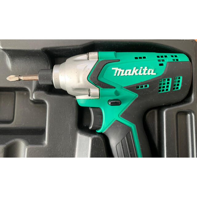 Makita(マキタ)の【美品】マキタ　インパクトドライバ 14.4V M695DWX スポーツ/アウトドアの自転車(工具/メンテナンス)の商品写真