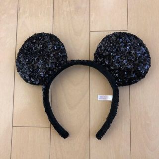 ディズニー(Disney)のディズニー　ミッキー　ブラック　カチューシャ　キラキラ　スパンコール　被り物(カチューシャ)