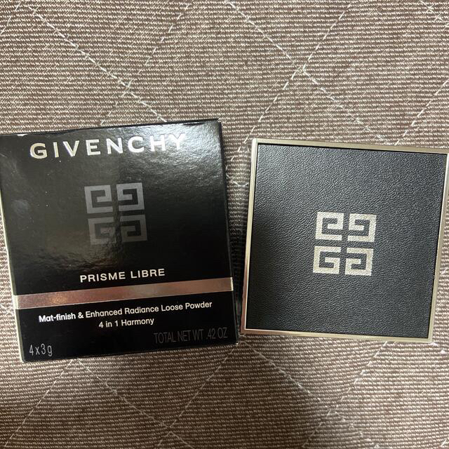 GIVENCHY(ジバンシィ)のジバンシィ　フェイスパウダー コスメ/美容のベースメイク/化粧品(フェイスパウダー)の商品写真