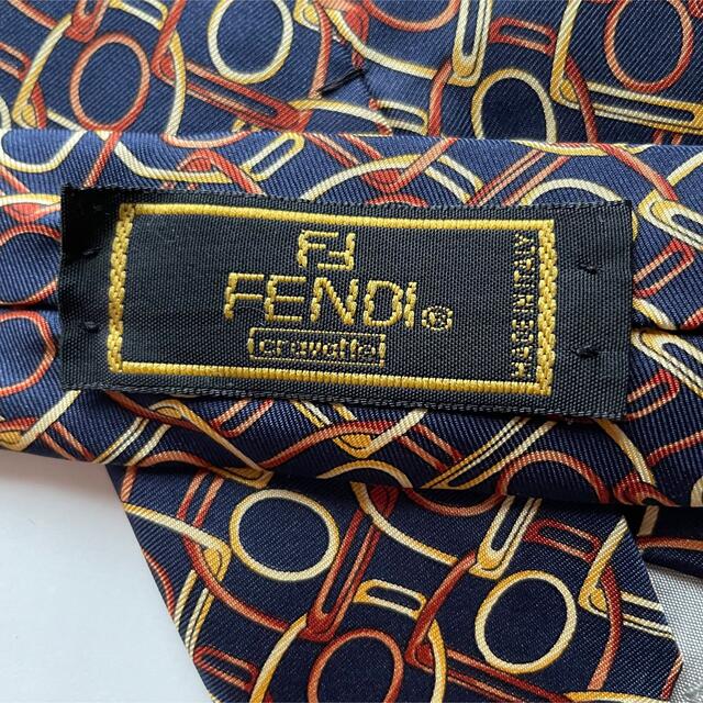 FENDI(フェンディ)のFENDI ネクタイ　送料無料　ネイビー　割引あり メンズのファッション小物(ネクタイ)の商品写真