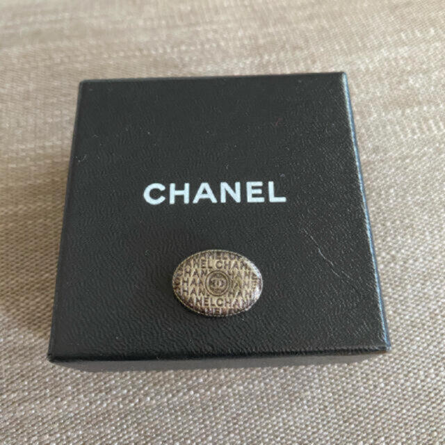 CHANEL(シャネル)のシャネル　CHANEL   ボタン　No.181 ハンドメイドの素材/材料(各種パーツ)の商品写真