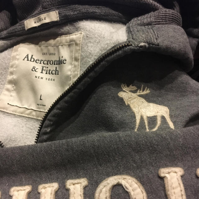 Abercrombie&Fitch(アバクロンビーアンドフィッチ)のみるもちゃん専用☆ぶら袖♪アバクロパーカー グレー 袖ロゴ レディースのトップス(パーカー)の商品写真