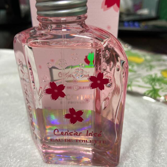 L'OCCITANE(ロクシタン)のロクシタン　オードトワレ　香水　ポーチ コスメ/美容の香水(香水(女性用))の商品写真