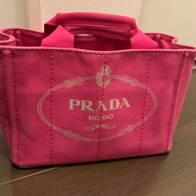 PRADA プラダ  カナパ  フーシャ