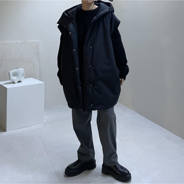 argue COCOON COAT VEST BLACK