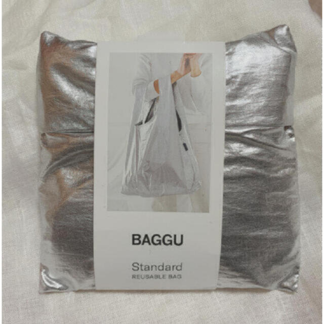 BAGGU メタリックシルバー レディースのバッグ(エコバッグ)の商品写真