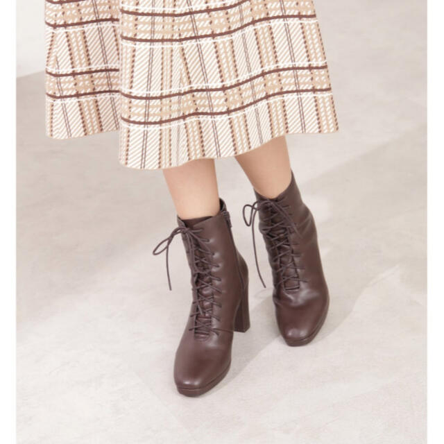 JILL by JILLSTUART(ジルバイジルスチュアート)のレースアップミディブーツ  ブラウン  Ｌサイズ レディースの靴/シューズ(ブーツ)の商品写真